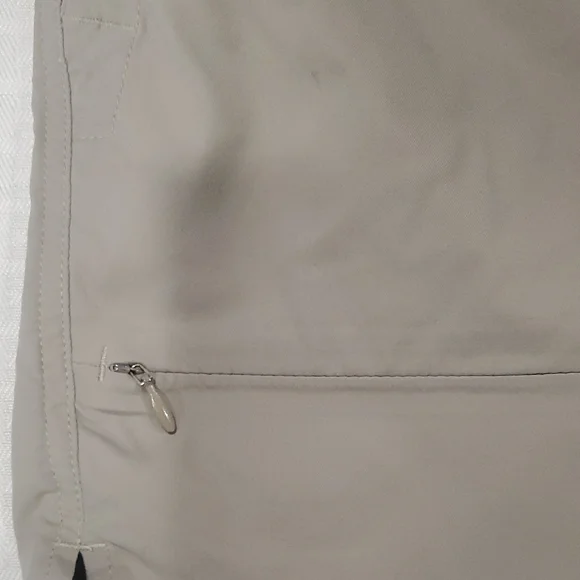 The North Face Women's Beige Cargo Shorts - Picture 3 of 12